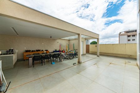 Apartamento à venda com 300m², 4 quartos e 4 vagas Apartamento à venda com 300m², 4 quartos e 4 vagasÁrea externa privativa