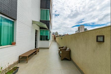 Apartamento à venda com 300m², 4 quartos e 4 vagas Apartamento à venda com 300m², 4 quartos e 4 vagasVaranda da Sala