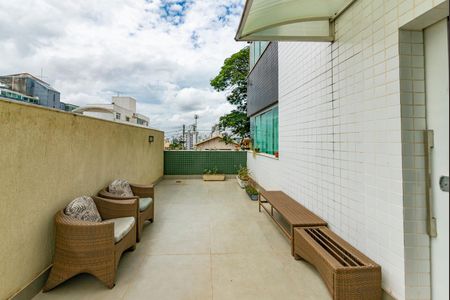 Apartamento à venda com 300m², 4 quartos e 4 vagas Apartamento à venda com 300m², 4 quartos e 4 vagasVaranda da Sala