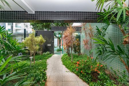 Apartamento à venda com 300m², 4 quartos e 4 vagas Apartamento à venda com 300m², 4 quartos e 4 vagasHall de entrada