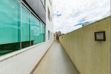 Apartamento à venda com 300m², 4 quartos e 4 vagas Apartamento à venda com 300m², 4 quartos e 4 vagasVaranda da Sala