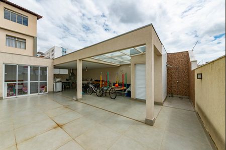 Apartamento à venda com 300m², 4 quartos e 4 vagas Apartamento à venda com 300m², 4 quartos e 4 vagasÁrea externa privativa