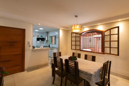 Casa à venda com 208m², 4 quartos e 4 vagasSala de Jantar