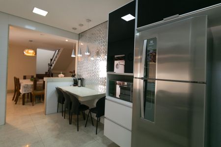 Casa à venda com 208m², 4 quartos e 4 vagasCozinha