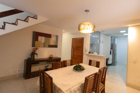 Casa à venda com 208m², 4 quartos e 4 vagasSala de Jantar
