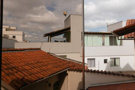 Casa à venda com 208m², 4 quartos e 4 vagasVista Suite