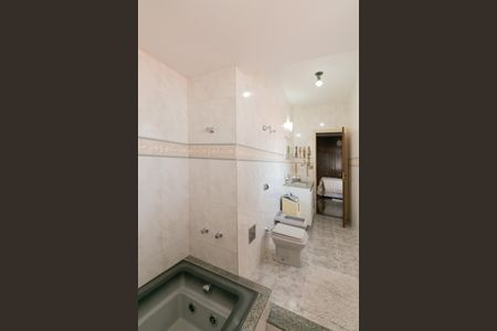 Casa à venda com 208m², 4 quartos e 4 vagasBanheiro Suite