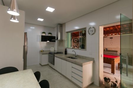 Casa à venda com 208m², 4 quartos e 4 vagasCozinha