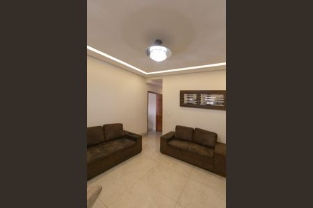 Casa à venda com 208m², 4 quartos e 4 vagasSala