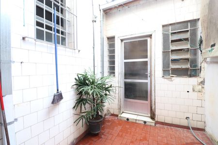 Casa à venda com 108m², 2 quartos e 1 vagaQuintal