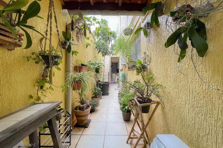 Casa à venda com 175m², 4 quartos e 2 vagas Casa à venda com 175m², 4 quartos e 2 vagasQuintal