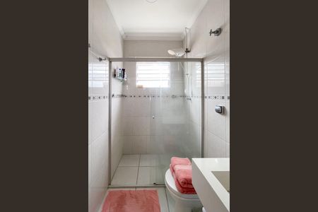 Casa à venda com 175m², 4 quartos e 2 vagas Casa à venda com 175m², 4 quartos e 2 vagasBanheiro - Suíte