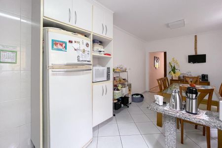 Casa à venda com 175m², 4 quartos e 2 vagas Casa à venda com 175m², 4 quartos e 2 vagasCozinha