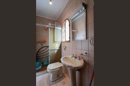 Casa à venda com 320m², 4 quartos e 2 vagas Casa à venda com 320m², 4 quartos e 2 vagasBanheiro da Suíte 1
