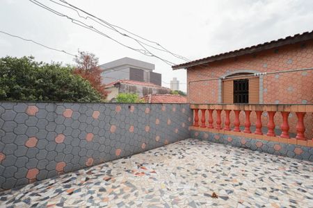 Casa à venda com 320m², 4 quartos e 2 vagas Casa à venda com 320m², 4 quartos e 2 vagasTerraço