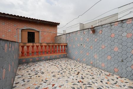 Casa à venda com 320m², 4 quartos e 2 vagas Casa à venda com 320m², 4 quartos e 2 vagasTerraço