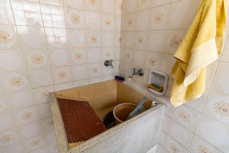 Casa à venda com 209m², 4 quartos e 1 vaga Casa à venda com 209m², 4 quartos e 1 vagaLavanderia
