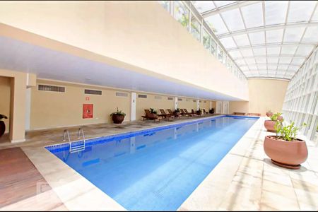 Apartamento à venda com 143m², 3 quartos e 2 vagas Apartamento à venda com 143m², 3 quartos e 2 vagasÁrea comum - Piscina