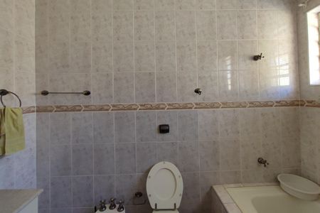 Casa à venda com 200m², 5 quartos e 6 vagasBanheiro