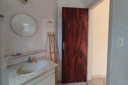 Casa à venda com 200m², 5 quartos e 6 vagasEdícula 1 - Banheiro