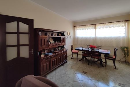 Casa à venda com 200m², 5 quartos e 6 vagasSala de Jantar