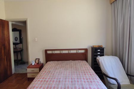 Casa à venda com 200m², 5 quartos e 6 vagasQuarto 2