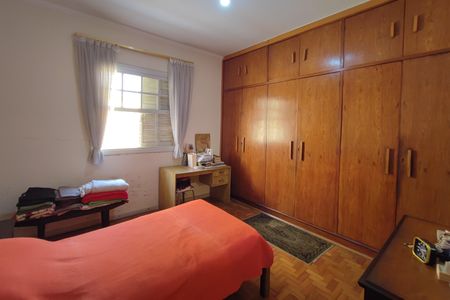 Casa à venda com 200m², 5 quartos e 6 vagasQuarto 3