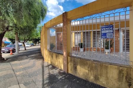 Casa à venda com 200m², 5 quartos e 6 vagasFachada e placa