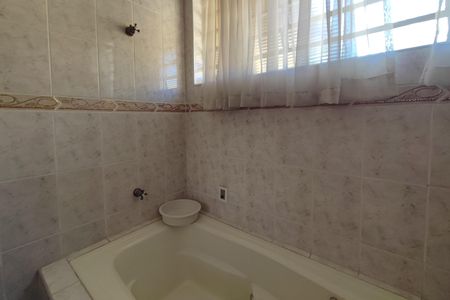 Casa à venda com 200m², 5 quartos e 6 vagasBanheiro