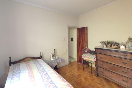 Casa à venda com 200m², 5 quartos e 6 vagasQuarto 1