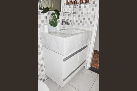 Casa para alugar com 96m², 2 quartos e 1 vaga Casa para alugar com 96m², 2 quartos e 1 vagaBanheiro Social