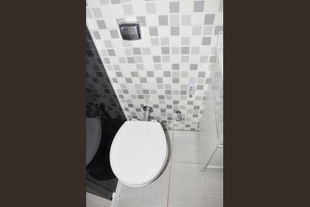 Casa para alugar com 96m², 2 quartos e 1 vaga Casa para alugar com 96m², 2 quartos e 1 vagaBanheiro Social