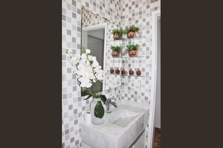 Casa para alugar com 96m², 2 quartos e 1 vaga Casa para alugar com 96m², 2 quartos e 1 vagaBanheiro Social