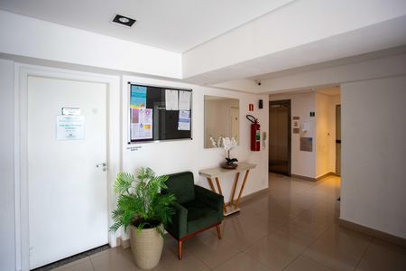 Apartamento à venda com 67m², 2 quartos e 2 vagasHall social