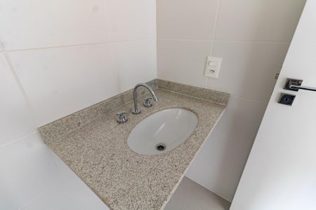 Apartamento à venda com 127m², 4 quartos e 2 vagas Apartamento à venda com 127m², 4 quartos e 2 vagasBanheiro da Suíte 2