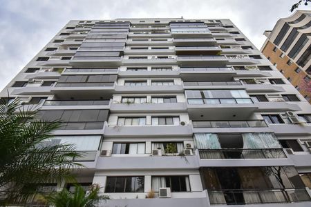 Apartamento à venda com 261m², 4 quartos e 4 vagasFachada