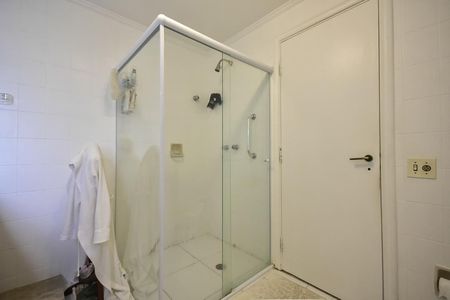 Apartamento à venda com 261m², 4 quartos e 4 vagasBanheiro Suíte 2