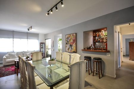 Apartamento à venda com 261m², 4 quartos e 4 vagasSala