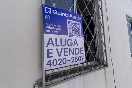 Apartamento à venda com 48m², 2 quartos e 1 vaga Apartamento à venda com 48m², 2 quartos e 1 vagaEntrada - placa