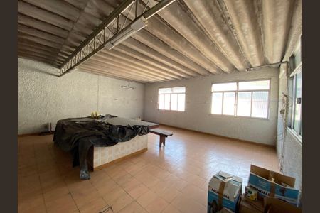 Casa à venda com 100m², 2 quartos e 1 vaga Casa à venda com 100m², 2 quartos e 1 vagaTerraço