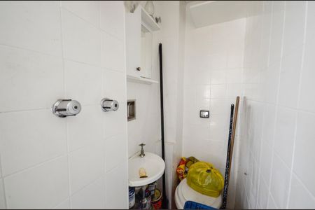 Apartamento à venda com 68m², 3 quartos e 1 vaga Apartamento à venda com 68m², 3 quartos e 1 vagaBanheiro de Serviço