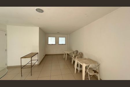 Apartamento à venda com 86m², 3 quartos e 2 vagas Apartamento à venda com 86m², 3 quartos e 2 vagasÁrea comum - Salão de festas