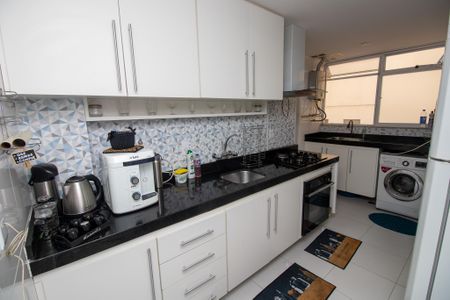 Apartamento à venda com 86m², 3 quartos e 2 vagas Apartamento à venda com 86m², 3 quartos e 2 vagasCozinha