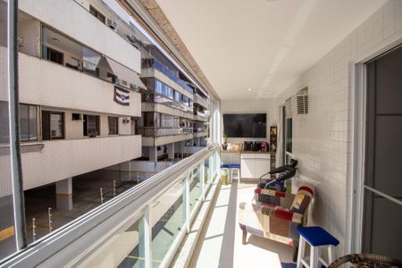 Apartamento à venda com 86m², 3 quartos e 2 vagas Apartamento à venda com 86m², 3 quartos e 2 vagasVaranda