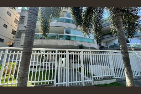 Apartamento à venda com 86m², 3 quartos e 2 vagas Apartamento à venda com 86m², 3 quartos e 2 vagasFachada