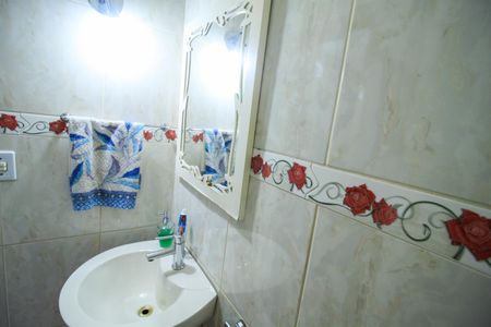 Casa à venda com 128m², 3 quartos e 2 vagas Casa à venda com 128m², 3 quartos e 2 vagasLavabo
