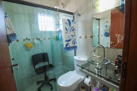 Casa à venda com 128m², 3 quartos e 2 vagas Casa à venda com 128m², 3 quartos e 2 vagasBanheiro Suíte