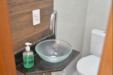 Casa à venda com 132m², 2 quartos e 2 vagasLavabo