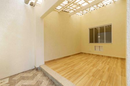 Casa de condomínio à venda com 245m², 3 quartos e sem vaga Casa de condomínio à venda com 245m², 3 quartos e sem vagaÁrea de Serviço