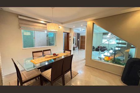 Casa à venda com 214m², 4 quartos e 4 vagas Casa à venda com 214m², 4 quartos e 4 vagasSala - Sala de Jantar